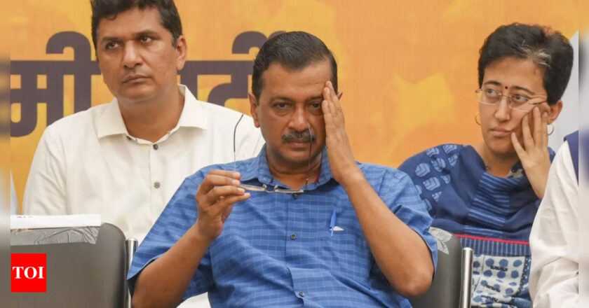 ‘उसे समझाने की कोशिश की…’: केजरीवाल सीएम आवास से बाहर निकलेंगे | भारत समाचार