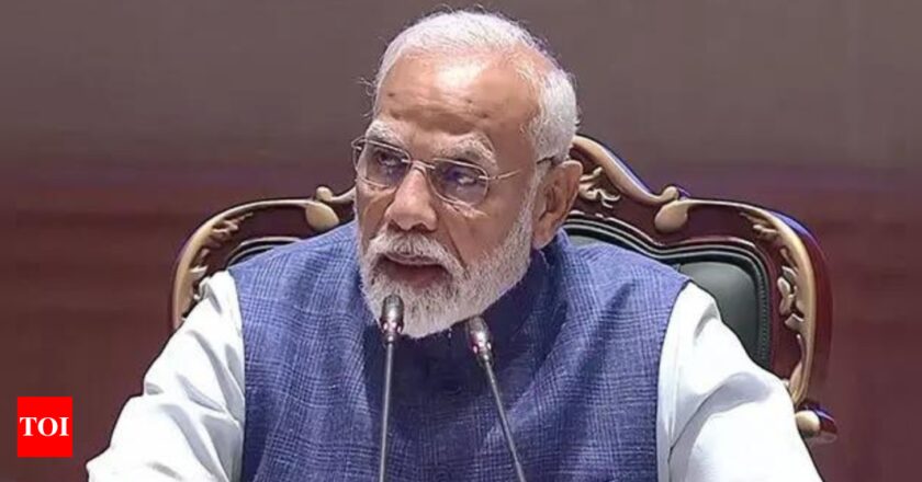 प्रधानमंत्री मोदी ने गुजरात मेश्वो नदी डूबने की घटना पर शोक व्यक्त किया | भारत समाचार