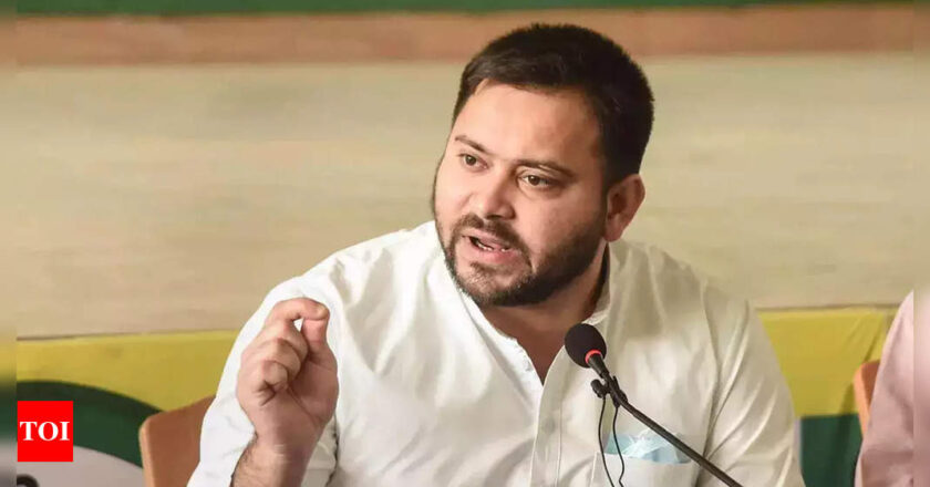 तेजस्वी यादव (Tejashwi Yadav) ने बीजेपी सांसद के ‘हिंदू बनो’ वाले बयान की आलोचना की