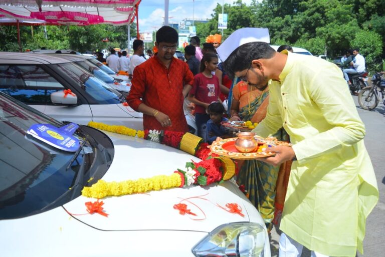 दशहरा पर आभूषण, इलेक्ट्रॉनिक्स, रियल एस्टेट और वाहनों के लेनदेन में वृद्धि देखी गई