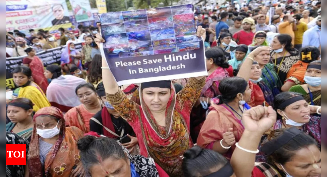 ‘निंदनीय घटनाएँ’: भारत ने ‘मंदिरों को अपवित्र करने के व्यवस्थित पैटर्न’ पर लाल झंडा उठाया, बांग्लादेश सरकार से हिंदुओं, अल्पसंख्यकों की सुरक्षा सुनिश्चित करने का आह्वान किया | भारत समाचार