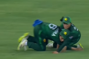 Video: Pakistan Fielders Collide While Trying to Stop The Ball In Women