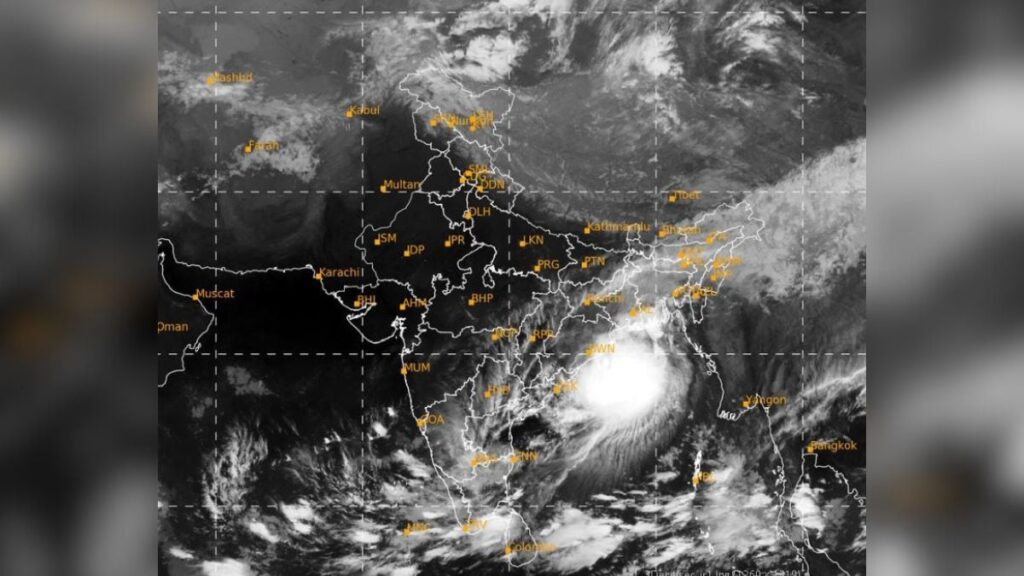 Cyclone Dana Update: Red Alert Placed, Transportation Suspended & Relief Camps Prepared