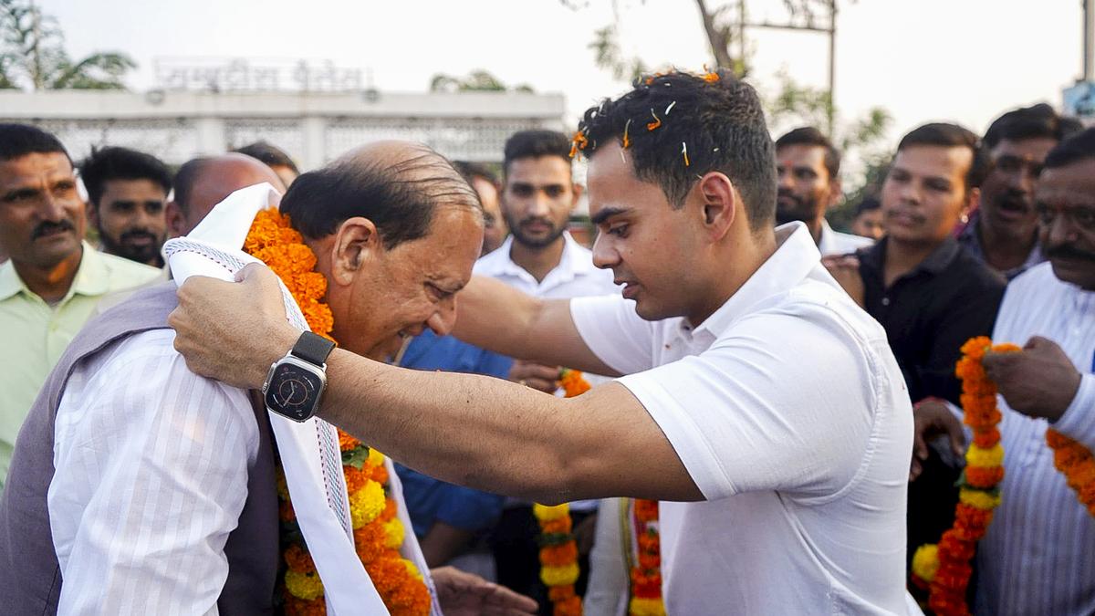 शिवराज सिंह चौहान के बेटे की टिप्पणी पर विवाद, 'अगर गलती से भी कांग्रेस बुधनी जीत गई तो एक ईंट भी नहीं रखी जाएगी'