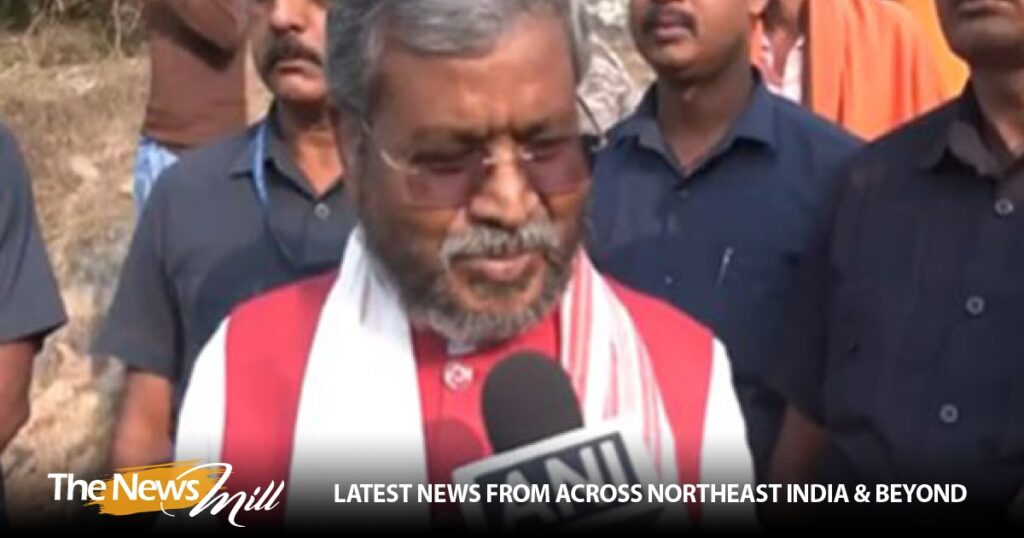 Babulal Marandi casts vote in Giridih, accuses CM Soren of betraying youths