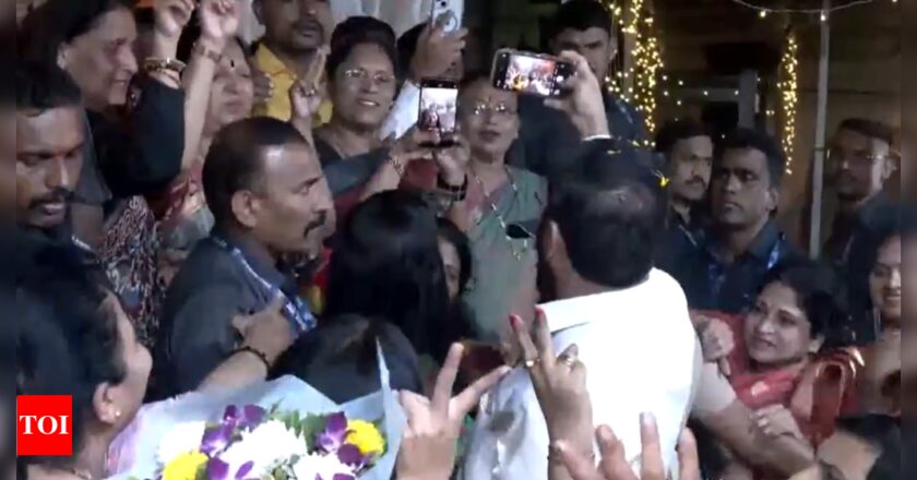 CM Shinde’s selfie moment: ‘Ladki Bahins’ propel Mahayuti to victory | India News