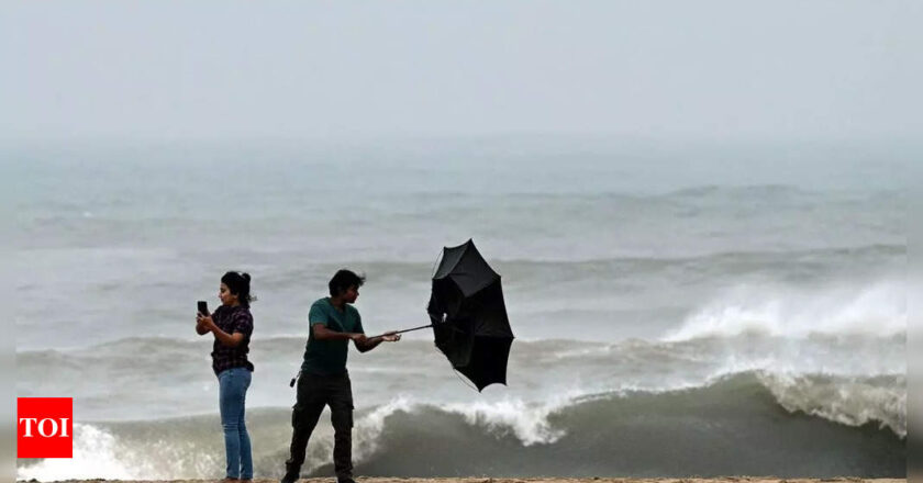 चक्रवात फेंगल: आंध्र प्रदेश के दक्षिणी हिस्सों में भारी बारिश की भविष्यवाणी | भारत समाचार