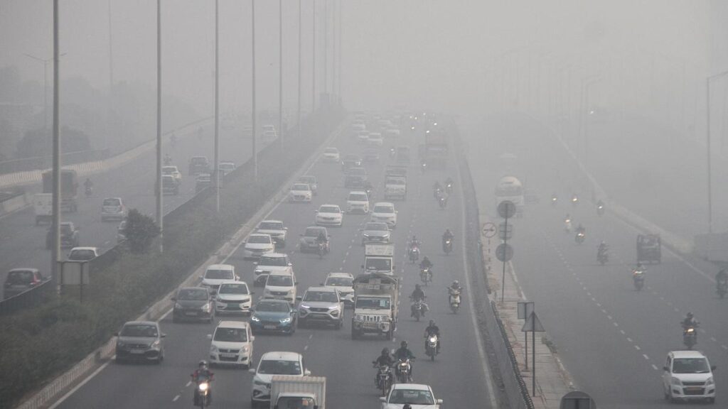 दिल्ली वायु प्रदूषण: SC 'गंभीर' AQI में सुधार के उपायों को लागू करने की मांग वाली याचिका पर सुनवाई करेगा