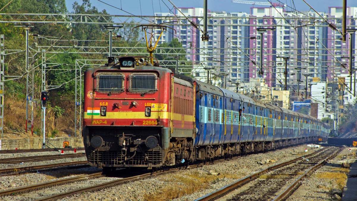 Mumbai: CR Runs 507 Special Trains, Total 704 Trips During Diwali & Chhath Puja Festival