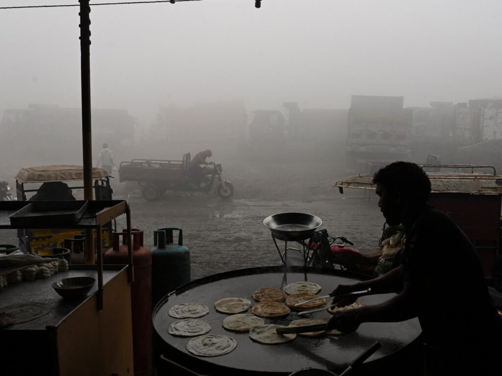 पाकिस्तान के लाहौर में वायु प्रदूषण रिकॉर्ड स्तर पर पहुंचने पर स्कूल बंद किये जायेंगे | पर्यावरण समाचार