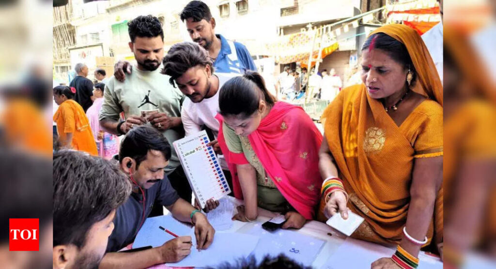 भोजपुर में मतदाता समावेशन रणनीतियों पर चर्चा: चुनावों के लिए महिलाओं और युवाओं को सशक्त बनाना |