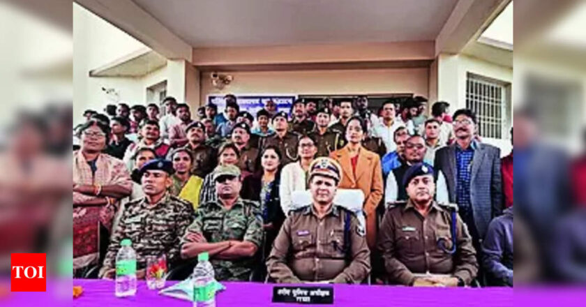 शिक्षा को बढ़ावा देने के लिए माओवाद प्रभावित गया में नई पुलिस लाइब्रेरी का उद्घाटन | पटना समाचार