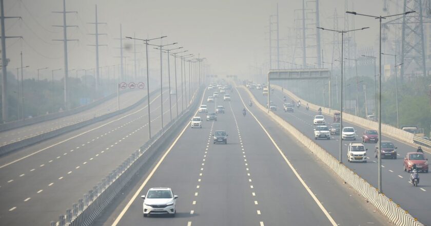 सपनों के शहर पर धूमिल आसमान का कब्ज़ा; तापमान, AQI और अधिक देखें