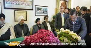 AAP chief Arvind Kejriwal pays last respect to Manmohan Singh