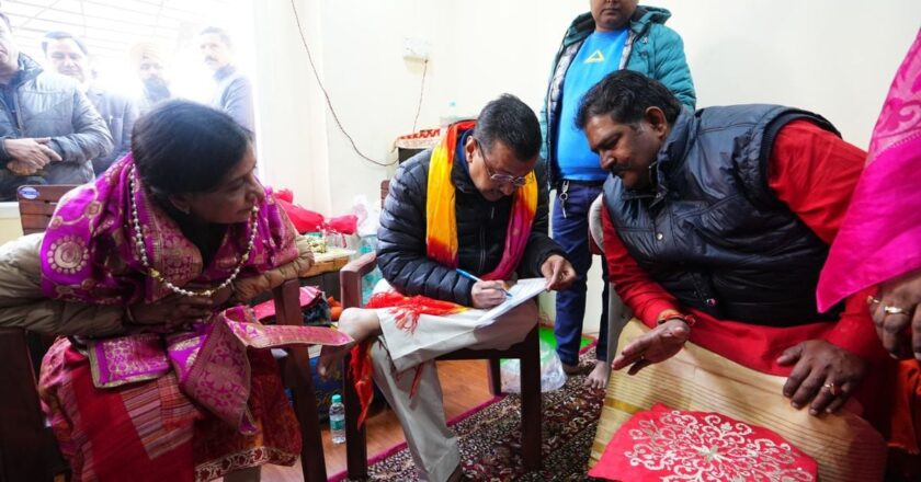 Former Delhi CM & AAP National Convenor Arvind Kejriwal Launches Registration For Pujari Granthi Samman Yojana