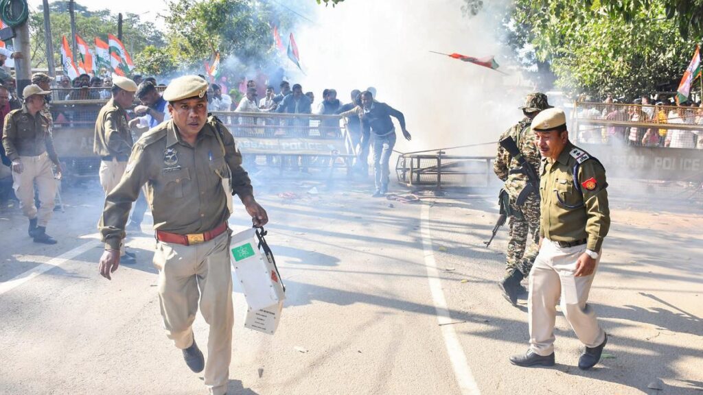 असम ने राजभवन के पास प्रदर्शन पर रोक लगा दी है