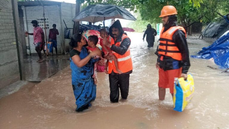 चक्रवात फेंगल लाइव अपडेट: तमिलनाडु के कई जिलों में छुट्टी घोषित; तेलंगाना में येलो अलर्ट