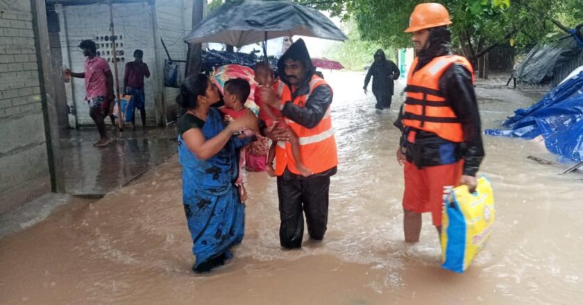 चक्रवात फेंगल लाइव अपडेट: तमिलनाडु के कई जिलों में छुट्टी घोषित; तेलंगाना में येलो अलर्ट