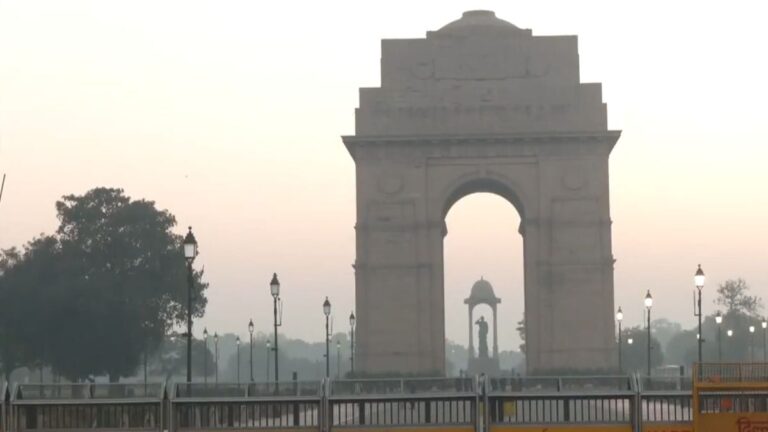 दिल्ली का वायु गुणवत्ता सूचकांक ‘खराब’ श्रेणी में पहुंचा, AQI 219 दर्ज किया गया