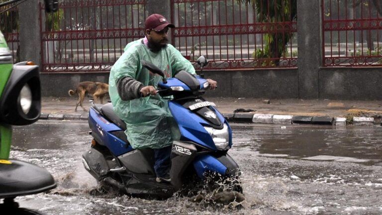 दिल्ली में बारिश: दिल्ली में 101 वर्षों में दिसंबर में एक दिन में सबसे अधिक बारिश दर्ज की गई