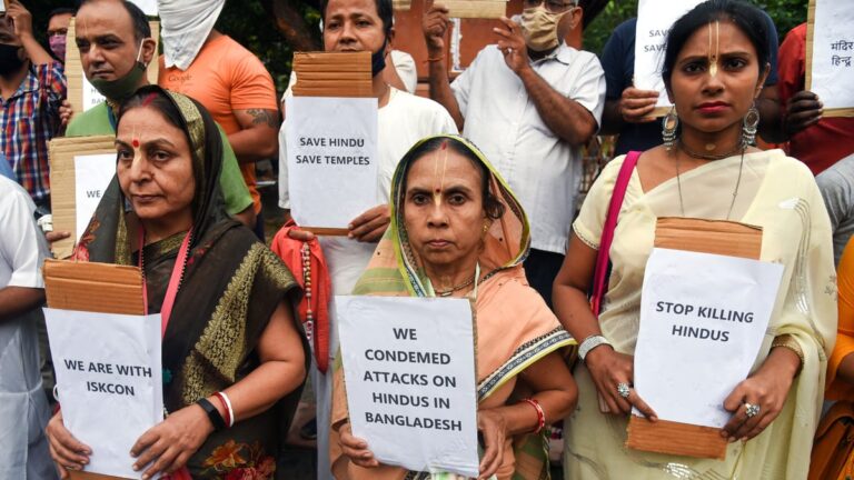 बांग्लादेश में हिंदू मंदिरों और पुजारियों पर हमले जारी, इस्कॉन ने अल्पसंख्यकों की सुरक्षा का आग्रह किया