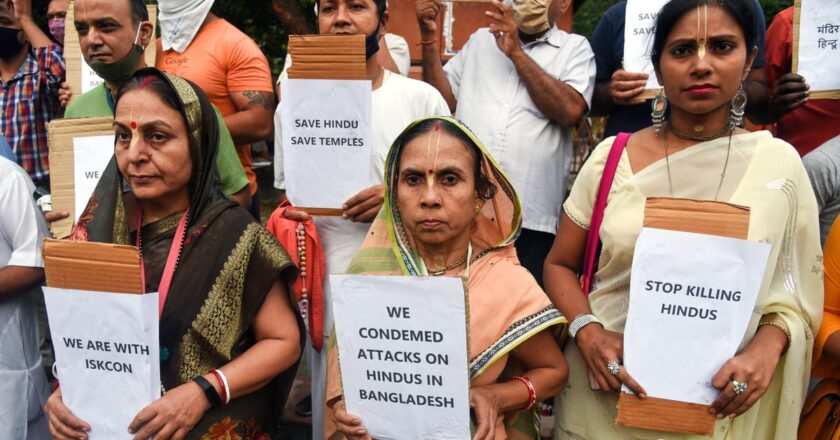 बांग्लादेश में हिंदू मंदिरों और पुजारियों पर हमले जारी, इस्कॉन ने अल्पसंख्यकों की सुरक्षा का आग्रह किया