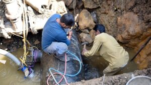 Mumbai: 600-mm Pipeline Leak In Bandra West Causes Water Disruption; BMC Launches Urgent Repairs