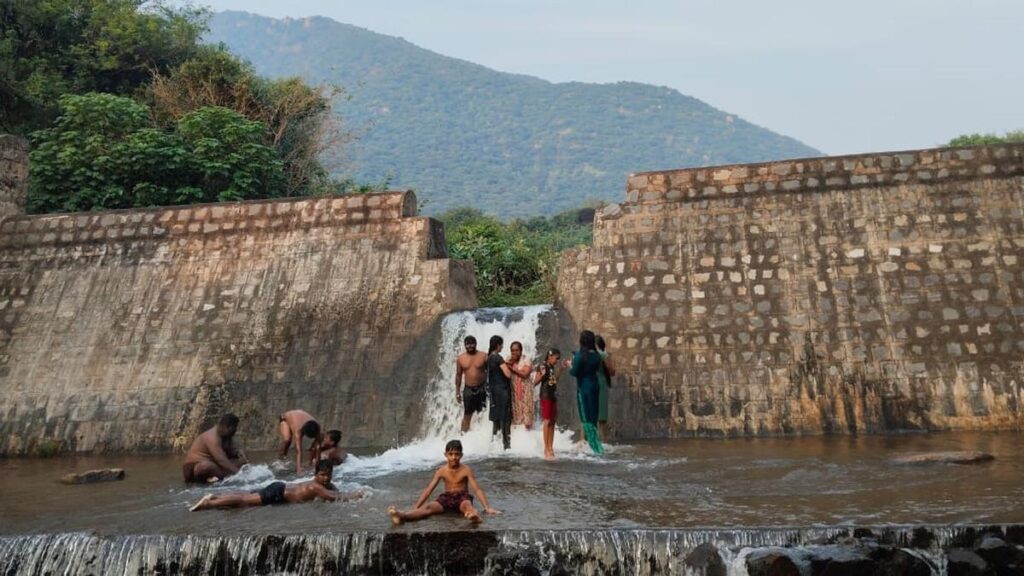 वरैयारु ओदाई, एक सुंदर पिकनिक स्थल है, जहां बुनियादी सुविधाओं और अच्छी पहुंच सड़क का अभाव है