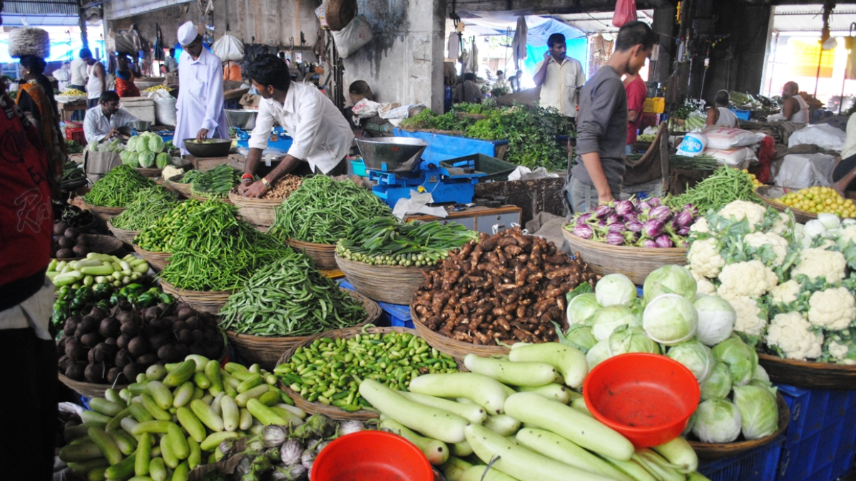 Navi Mumbai: Wholesale Vegetable Prices Drop At APMC Market In Vashi, Retailers Continue To Charge...