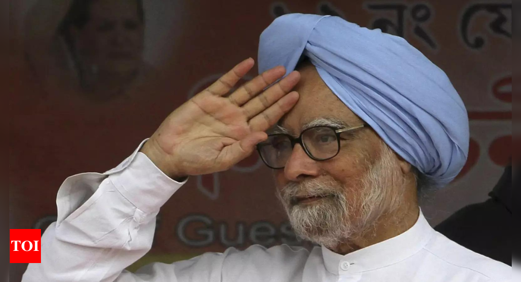 ‘Hazaro jawabo se achi hai meri khamoshi’: When Manmohan Singh used 'shayari' to counter oppositon | India News