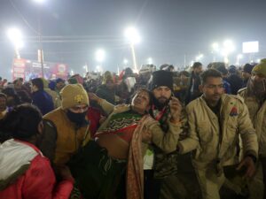 भारत के महाकुम्ब धार्मिक महोत्सव में क्रश में कई लोगों की मौत हो गई धर्म समाचार