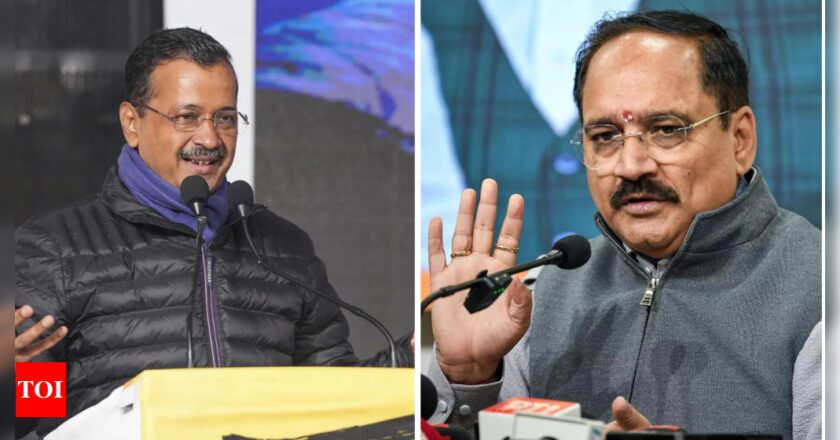 ‘अरविंद केजरीवाल दिल्ली में धार्मिक संघर्ष भड़काना चाहते हैं’: बीजेपी के वीरेंद्र सचदेवा