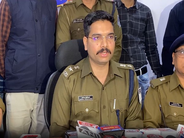 इंदौर पुलिस ने बैंक धोखाधड़ी करने वाले गिरोह का भंडाफोड़ किया, तीन बैंक कर्मचारियों सहित छह गिरफ्तार