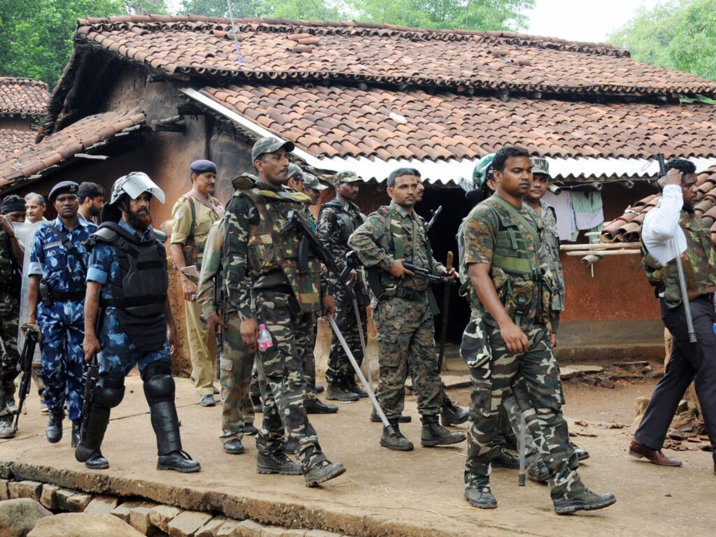 भारत के सुरक्षा बलों ने कम से कम 12 माओवादी विद्रोहियों को मार गिराया | सैन्य समाचार