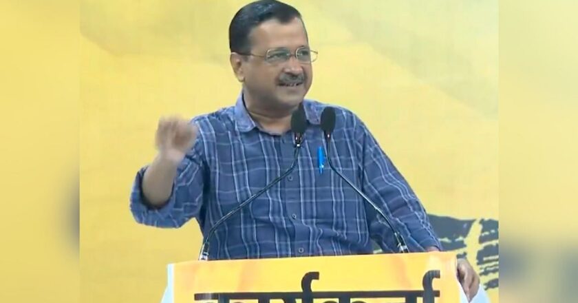 अरविंद केजरीवाल का पुराना वीडियो वायरल हो जाता है क्योंकि वह और AAP चेहरा हारने से हार जाता है