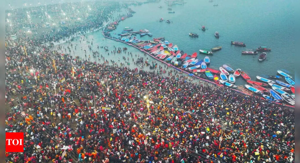 आदमी घर पर बीमार माँ को बंद कर देता है, पत्नी, बच्चों को महा कुंभ के लिए पवित्र डुबकी के लिए ले जाता है भारत समाचार