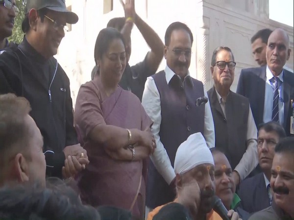 Delhi CM Rekha Gupta, Virendraa Sachdeva and other BJP leaders attend Spring Festival at Lodhi Garden