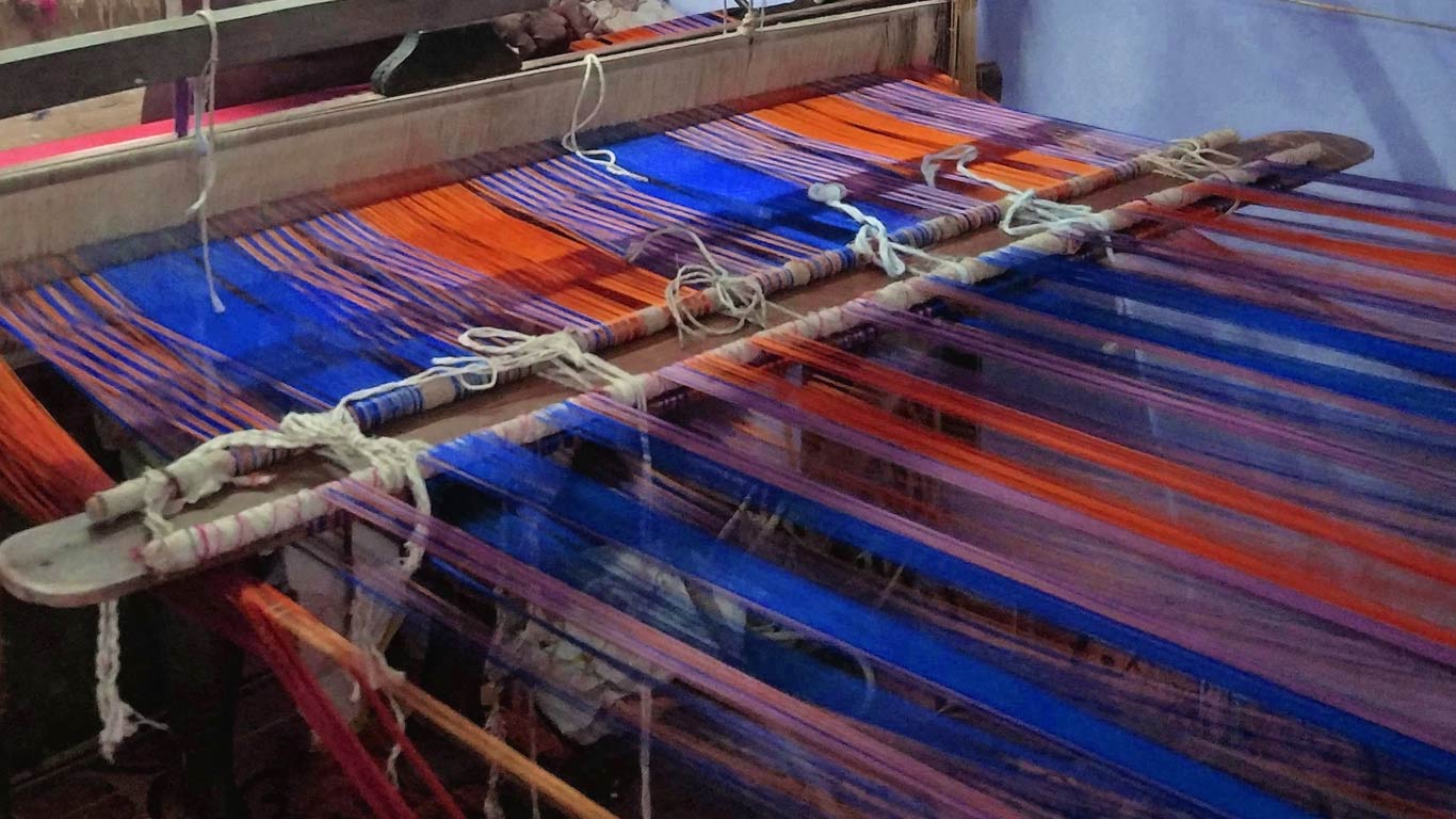 हथकरघा बुनकरों के कल्याण के लिए कई योजनाएं लागू की गईं: कपड़ा राज्य मंत्री