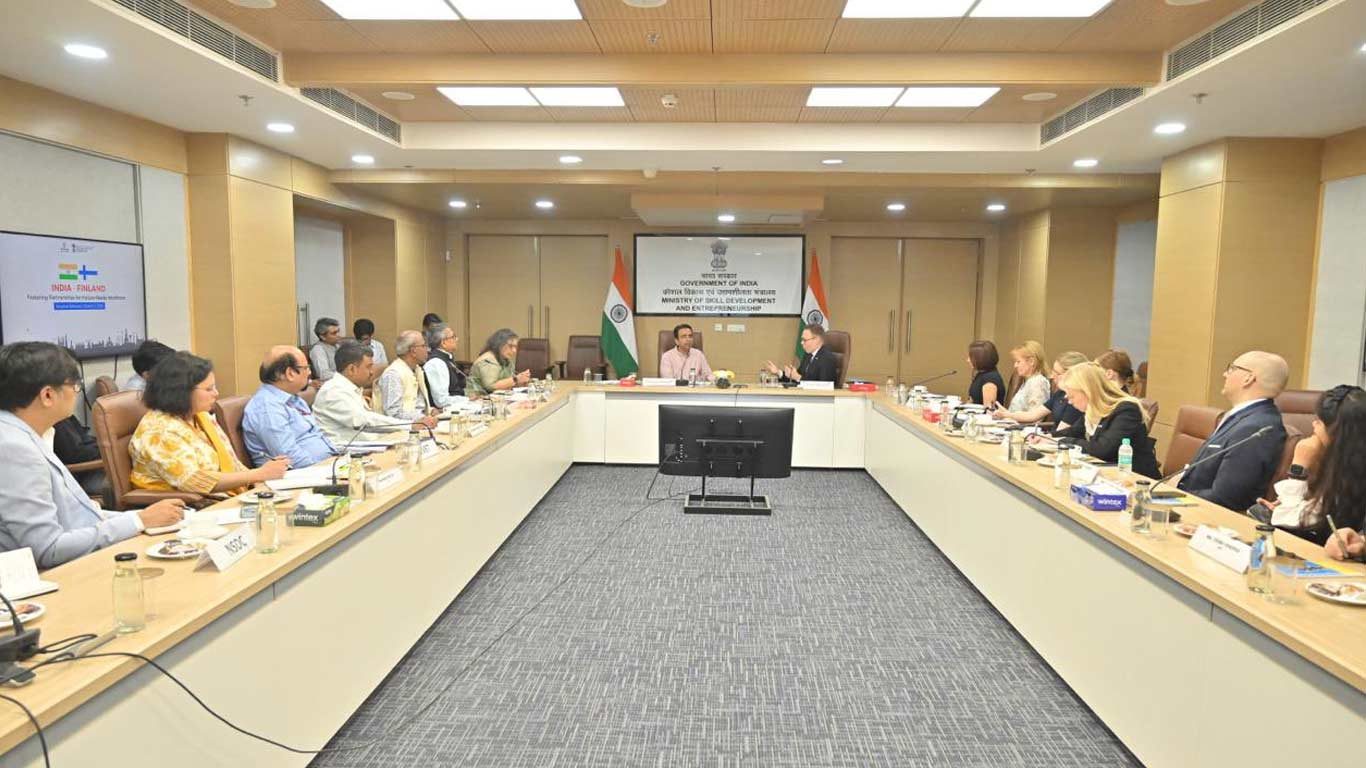 भारत, फिनलैंड ने कौशल विकास और कार्यबल गतिशीलता में सहयोग बढ़ाने के लिए बातचीत की