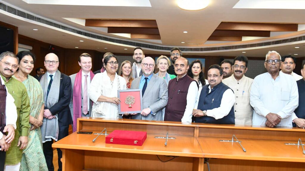 भारत-ब्रिटेन संसदीय वार्ता व्यापार, निवेश और सीईटीए लाभों पर केंद्रित है